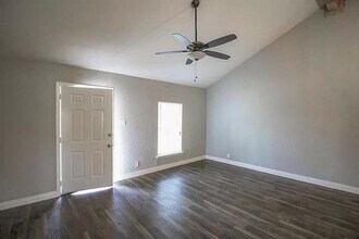 2733 Livingston Ave in Fort Worth, TX - Building Photo - Building Photo