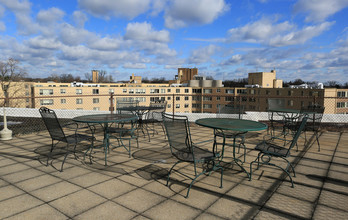 Connecticut House Apartments in Washington, DC - Foto de edificio - Building Photo