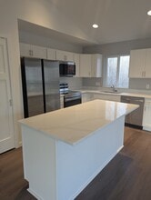 132 Chalet Dr in Stoughton, WI - Building Photo - Building Photo