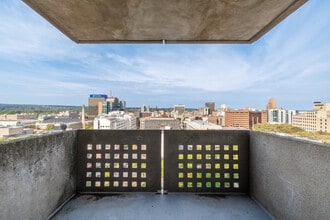 Jefferson Tower in Syracuse, NY - Foto de edificio - Interior Photo