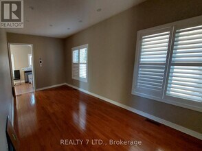 816 Walsh Ct in Newmarket, ON - Building Photo - Building Photo