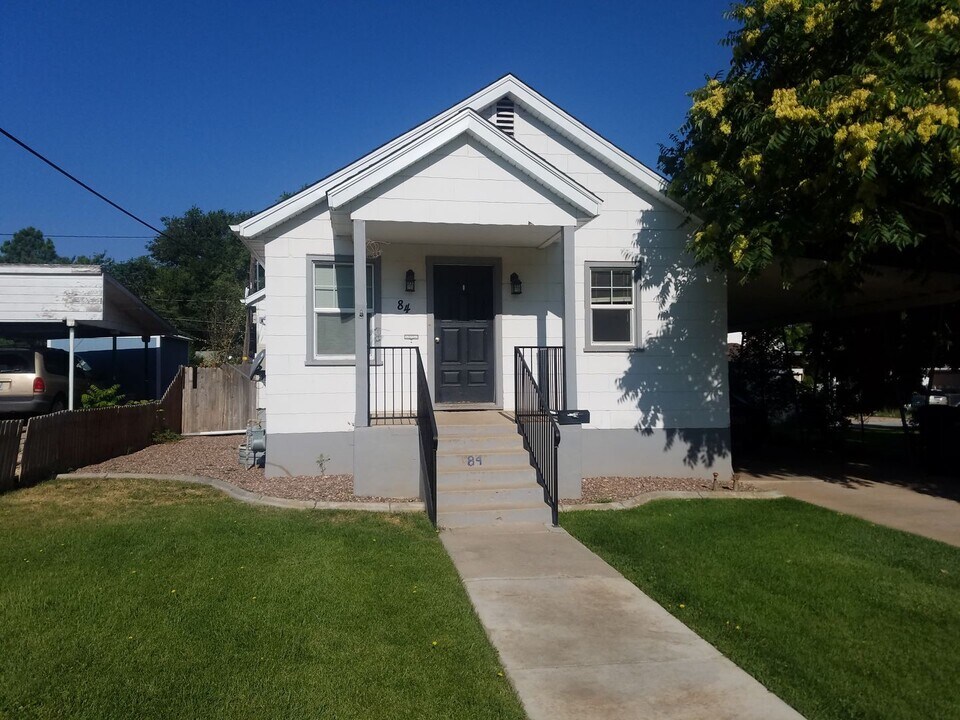 84 S 300 E in Cedar City, UT - Building Photo