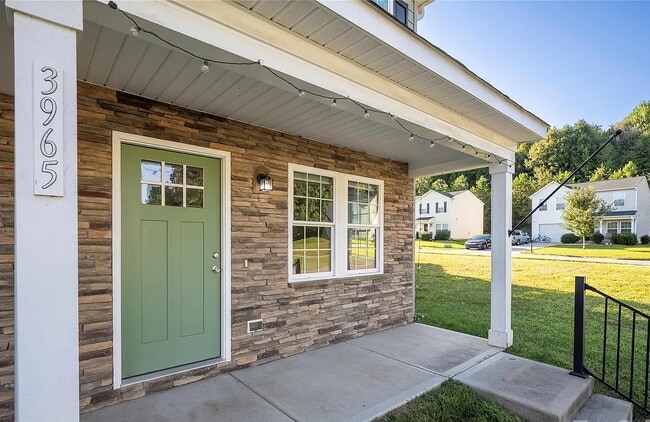 3965 Hemingway Dr in Hickory, NC - Building Photo - Building Photo
