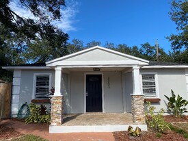 3203 W Hartnett Ave in Tampa, FL - Building Photo