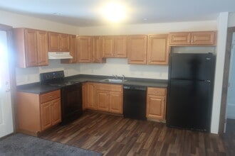 73 Rancourt Rd, Unit B in Winterport, ME - Foto de edificio - Building Photo