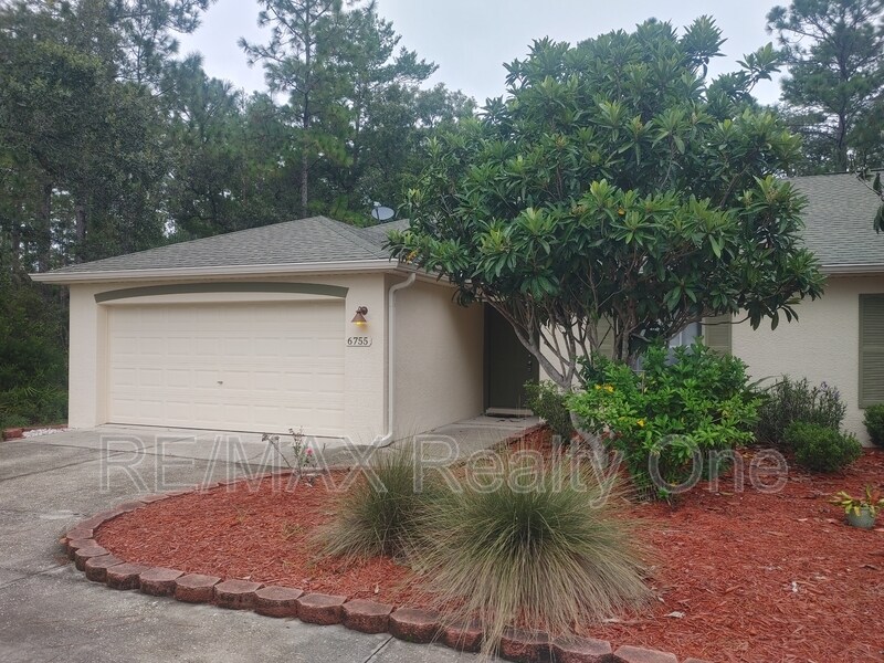 6755 W Oak Park Blvd in Homosassa, FL - Building Photo