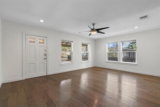 2705 S 2nd St in Austin, TX - Building Photo - Building Photo