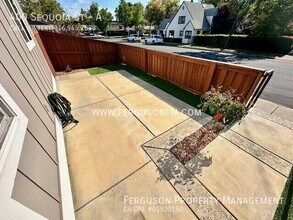 400 Sequoia St in Roseville, CA - Building Photo - Building Photo