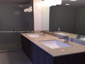 5252 NW 85th Ave, Unit 1110 in Doral, FL - Building Photo - Building Photo