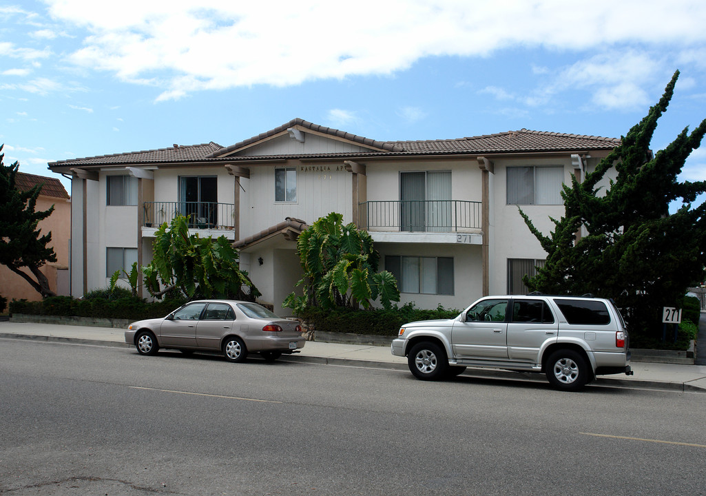 Kastalia Apartments in Goleta, CA - Building Photo