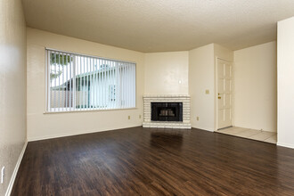 Minnewawa Apartments in Clovis, CA - Foto de edificio - Interior Photo