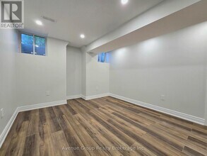 38 Vipond Rd in Whitby, ON - Building Photo - Building Photo