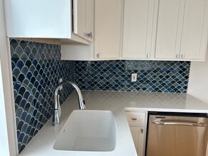 42 Pilgrim Pathway, Unit 2 West in Ocean Grove, NJ - Foto de edificio - Building Photo