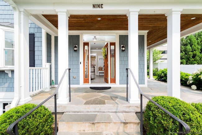 9 Center Rd in Greenwich, CT - Building Photo - Building Photo