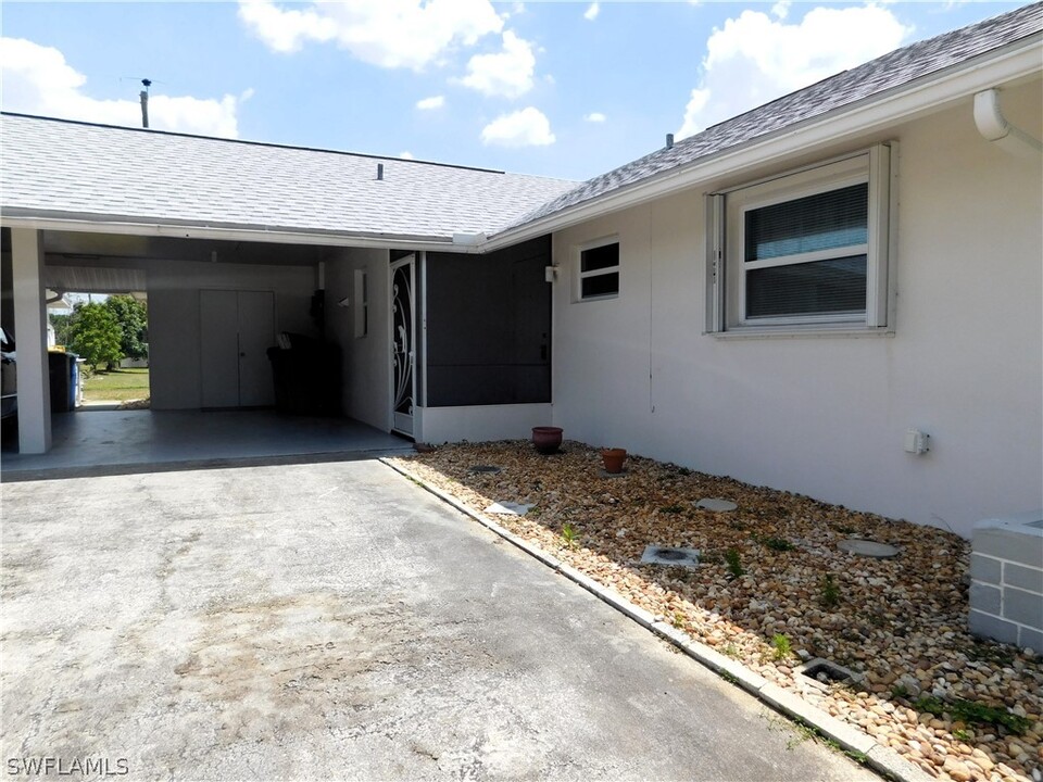 339 Richland Rd in Lehigh Acres, FL - Building Photo