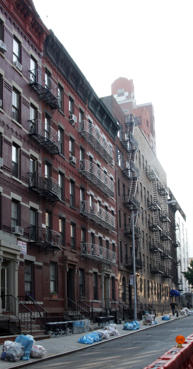 533 W 49th St in New York, NY - Building Photo - Building Photo