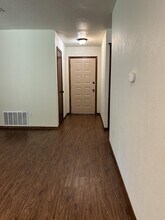 214 Falcon Ct in Norman, OK - Building Photo - Building Photo