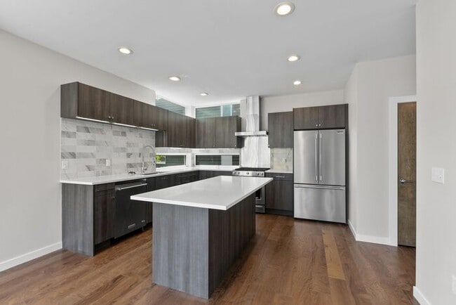 4111 SW Oregon St in Seattle, WA - Building Photo - Building Photo
