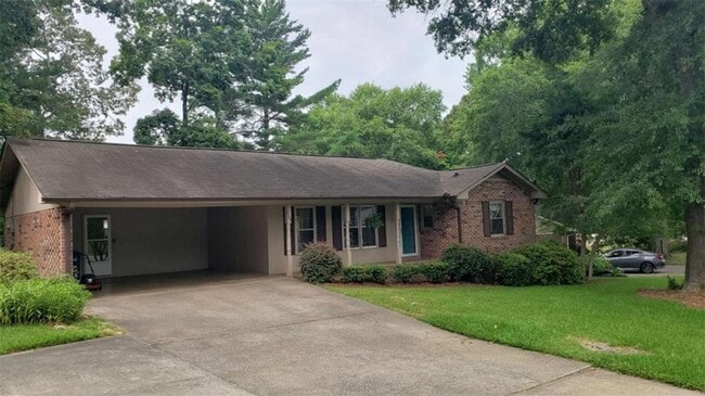1189 Holly Dr in Gainesville, GA - Building Photo - Building Photo