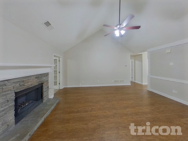 408 Crested View Dr in Loganville, GA - Building Photo - Building Photo