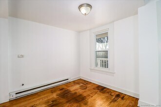 10 S Main St in New Milford, CT - Building Photo - Building Photo