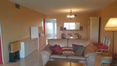 3305 Aruba Way-Unit -K4 in Coconut Creek, FL - Building Photo - Building Photo