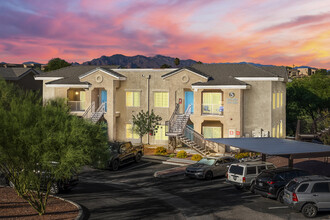 The Place At Canyon Ridge in Tucson, AZ - Foto de edificio - Building Photo