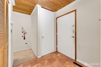 36 Wheeler Rd in Kendall Park, NJ - Building Photo - Building Photo
