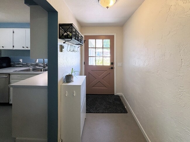 3014 Dalewood St in Eugene, OR - Building Photo - Building Photo