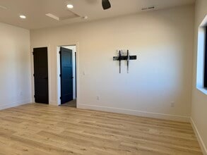 2717 S Howard Ln in Cedar City, UT - Foto de edificio - Building Photo