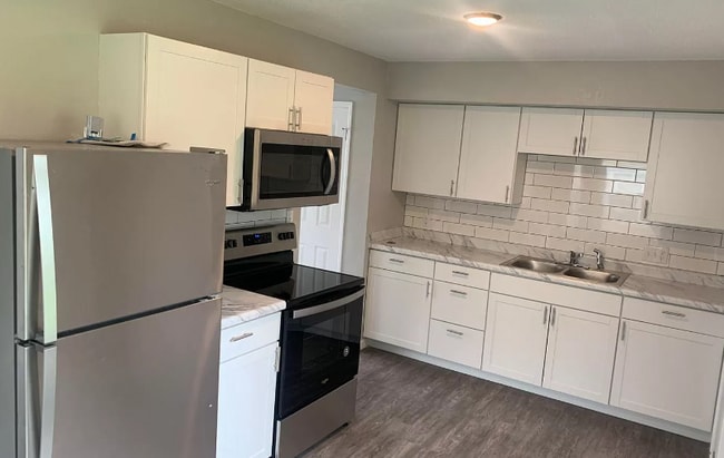 213 E 35th St in Davenport, IA - Building Photo - Building Photo