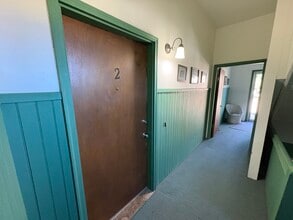 66 E Valentine St, Unit 2 in Westbrook, ME - Building Photo - Building Photo