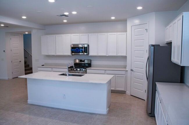1106 E Weatherby Way in Chandler, AZ - Building Photo - Building Photo