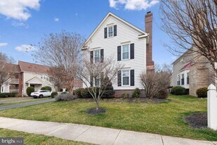 6603 Forsythia St in Springfield, VA - Building Photo