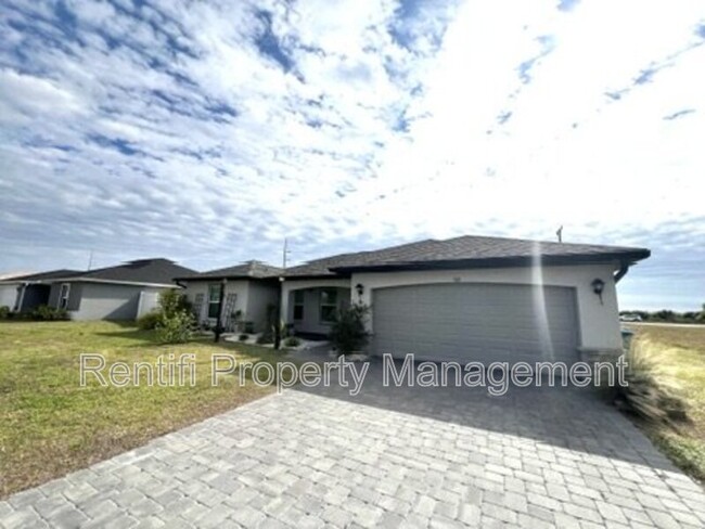 910 NW 8th Terrace in Cape Coral, FL - Building Photo - Building Photo