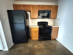 4002 Cambridge Dr in Killeen, TX - Building Photo - Building Photo