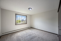 Northumberland Apartments in Minneapolis, MN - Building Photo - Interior Photo