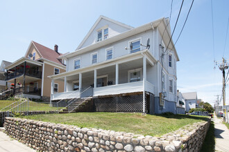 875-877 Bank St in New London, CT - Building Photo - Building Photo