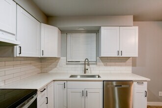 1806 W 21st Ave, Unit A in Kennewick, WA - Building Photo - Building Photo