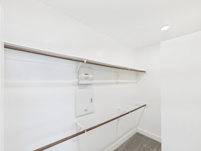 property at 754 W Donovan St