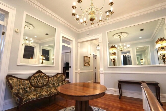 property at 1219 S 4th St
