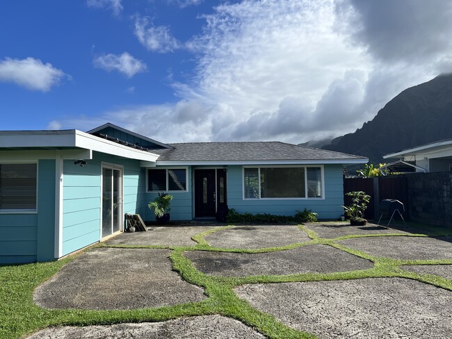 47-446-446 Ahuimanu Rd in Kaneohe, HI - Foto de edificio - Building Photo