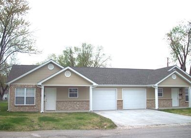 91011 Washington St in Hawk Point, MO - Building Photo