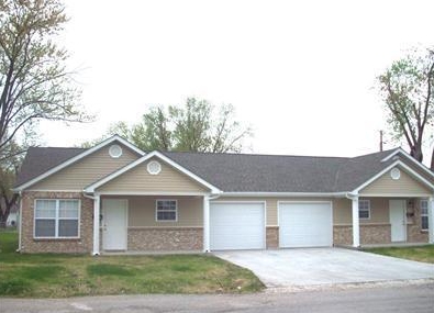 91011 Washington St in Hawk Point, MO - Foto de edificio