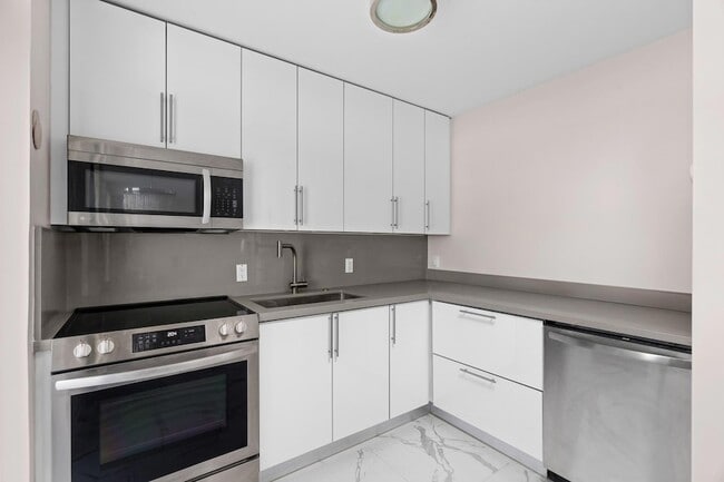 2400 NE 9th St, Unit 501 in Fort Lauderdale, FL - Building Photo - Building Photo