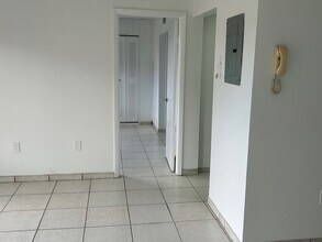 5249 NW 7th St, Unit 313 in Miami, FL - Foto de edificio - Building Photo