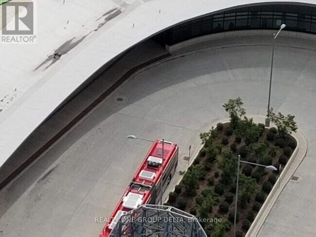 898 Portage Master Bedrm Pky in Vaughan, ON - Building Photo - Building Photo