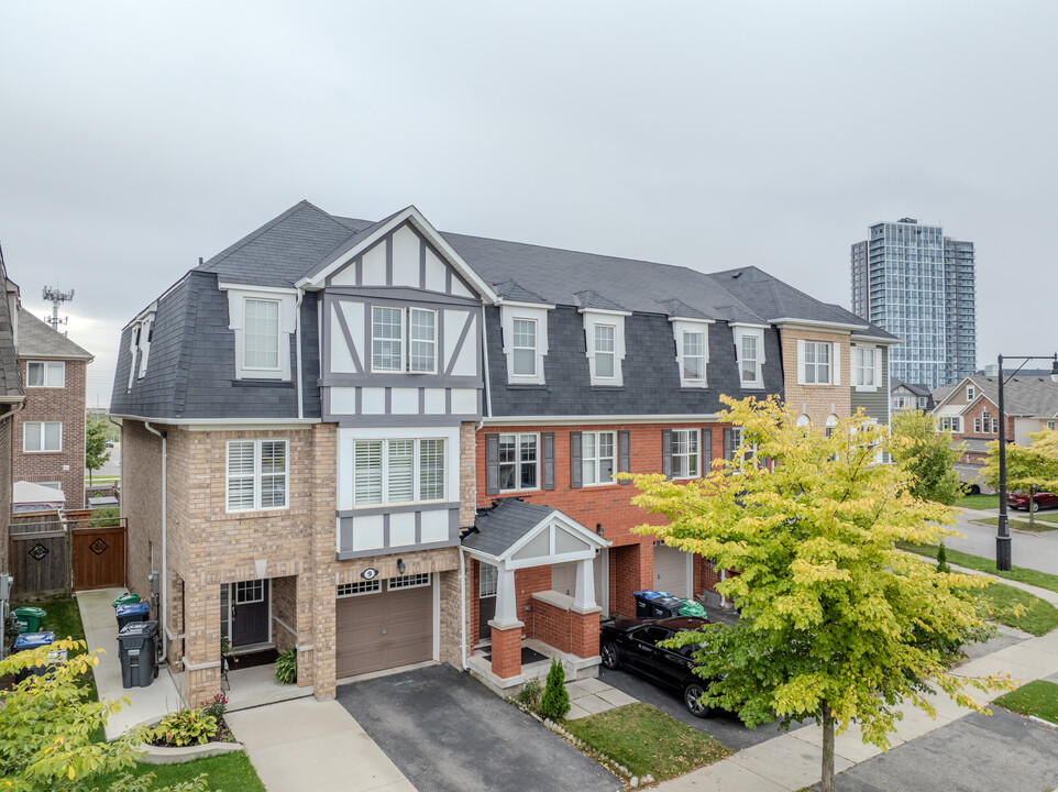 3-9 Poppythorn Rd in Brampton, ON - Building Photo