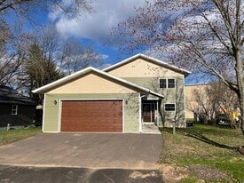 811 N State St in Merrill, WI - Building Photo