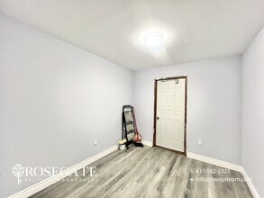 559 Dundas St in Woodstock, ON - Building Photo - Building Photo